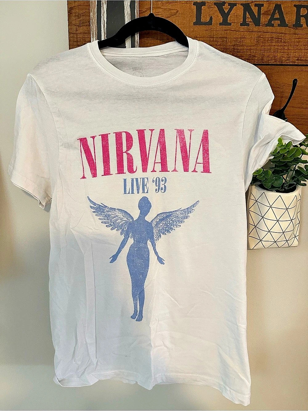 Nirvana Live '93 Angel Graphic T-Shirt Tee White & Pink Medium